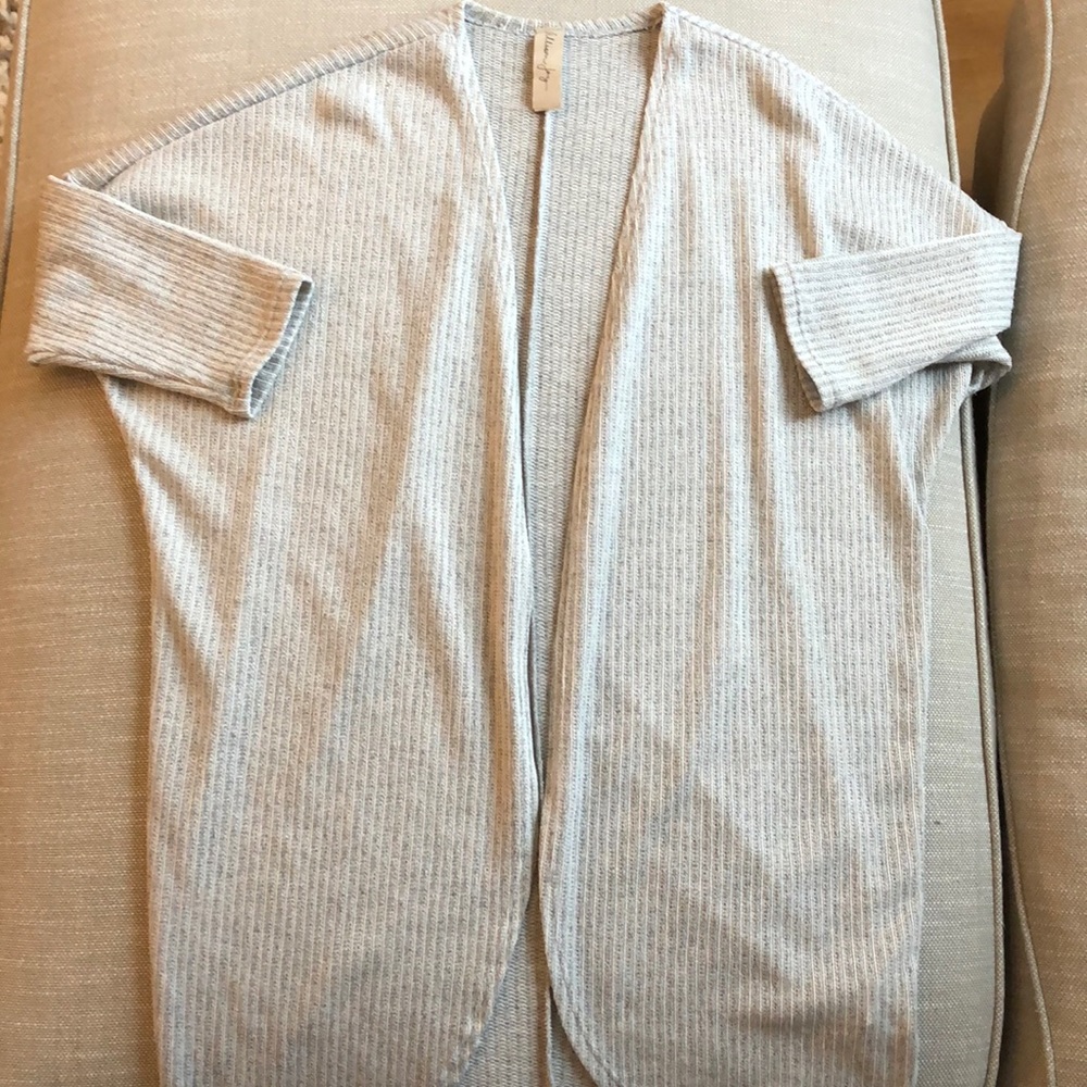 Super cute like new sweater